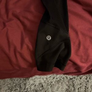 crop lululemon leggings, size 4, pet free/smoke free!